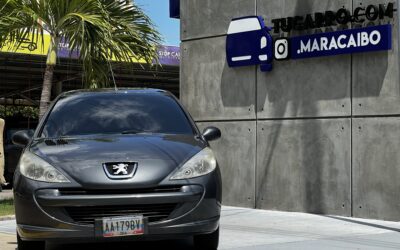 PEUGEOT 207 2012