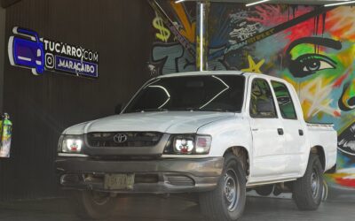 TOYOTA HILUX 2005