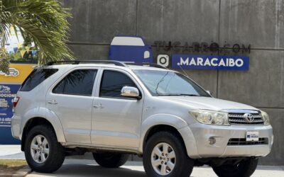 TOYOTA FORTUNER 2011