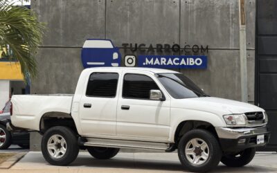 TOYOTA HILUX 2005