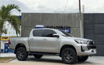 TOYOTA HILUX 2025
