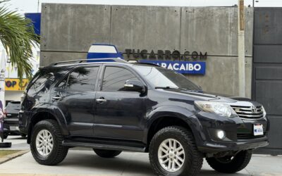 TOYOTA FORTUNER 2012